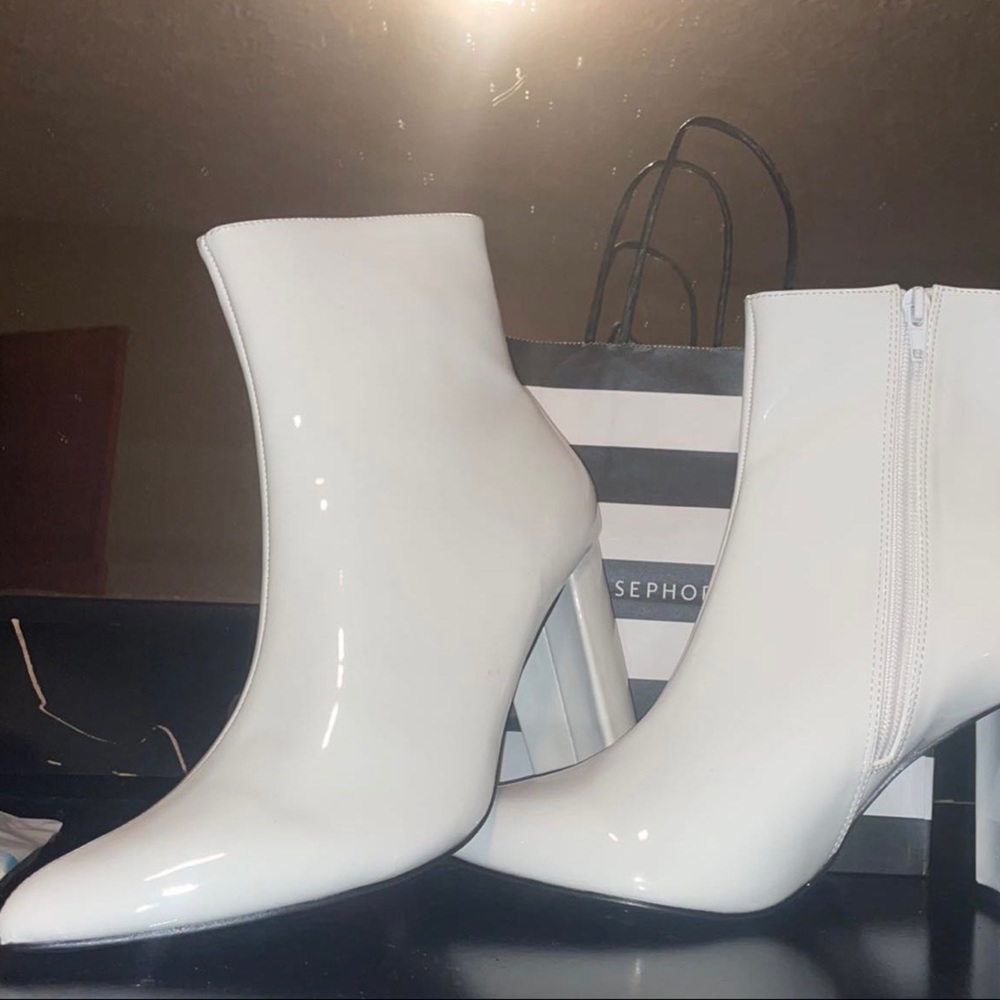 Allegra K white boots